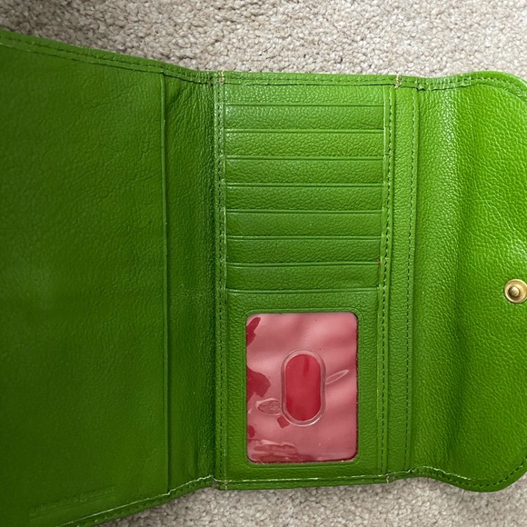 Dooney and Bourke wallet NWOT - Picture 2 of 7